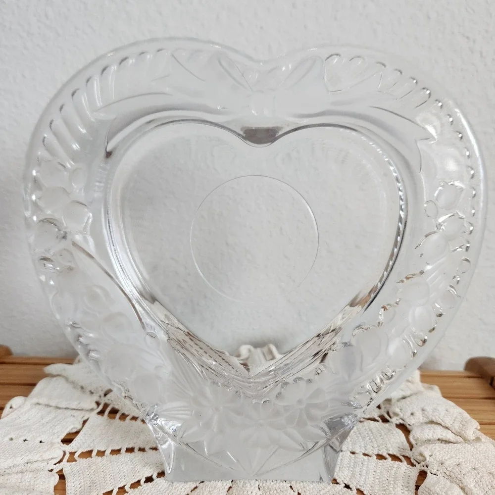 VTG Cottagecore Studio Nova Japan Crystal Picture Frosted Flowers Heart Shape